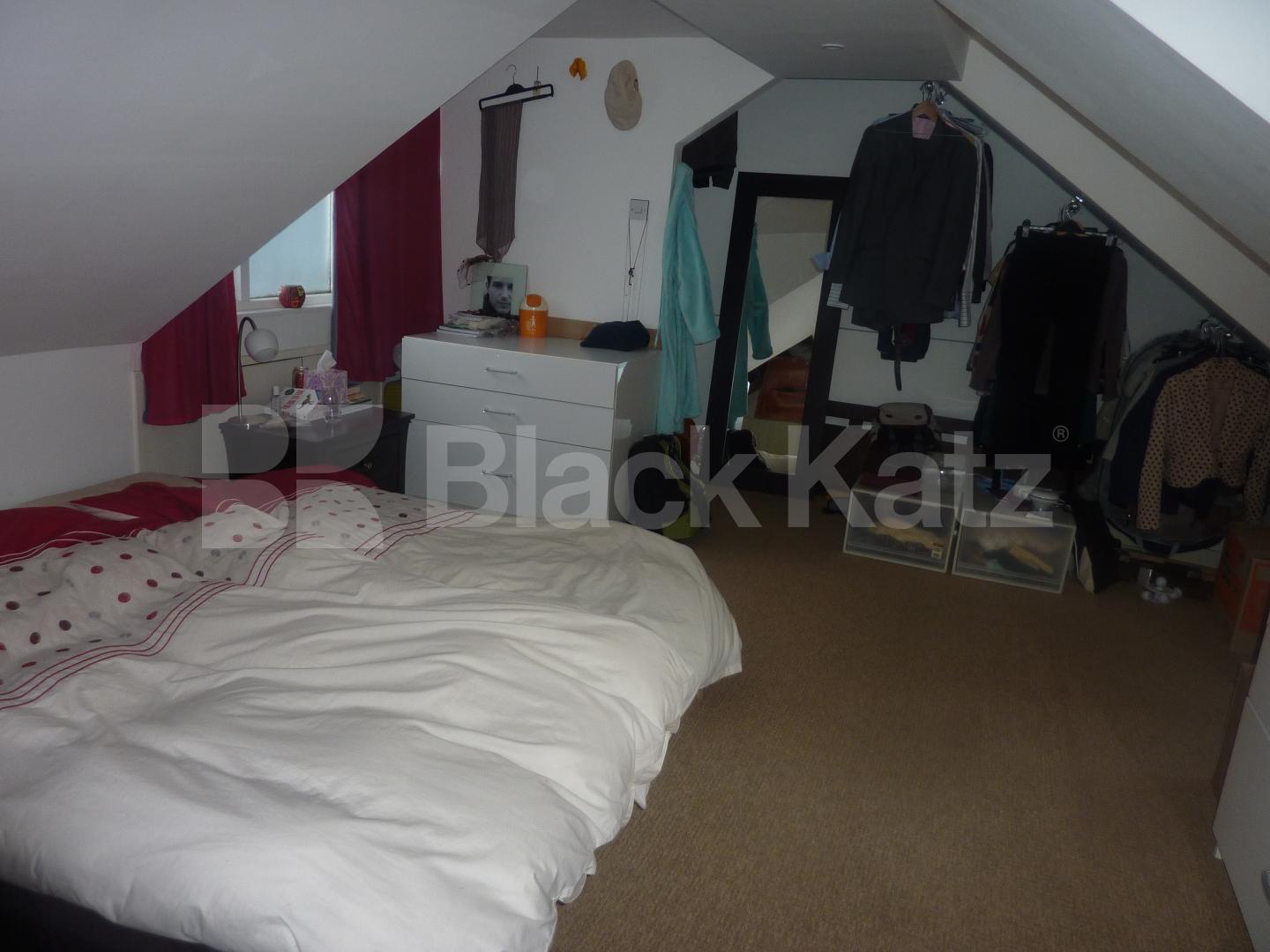 			STUNNING ONE BED!, 1 Bedroom, 1 bath, 1 reception Flat			 Highgate Road, KENTISH TOWN